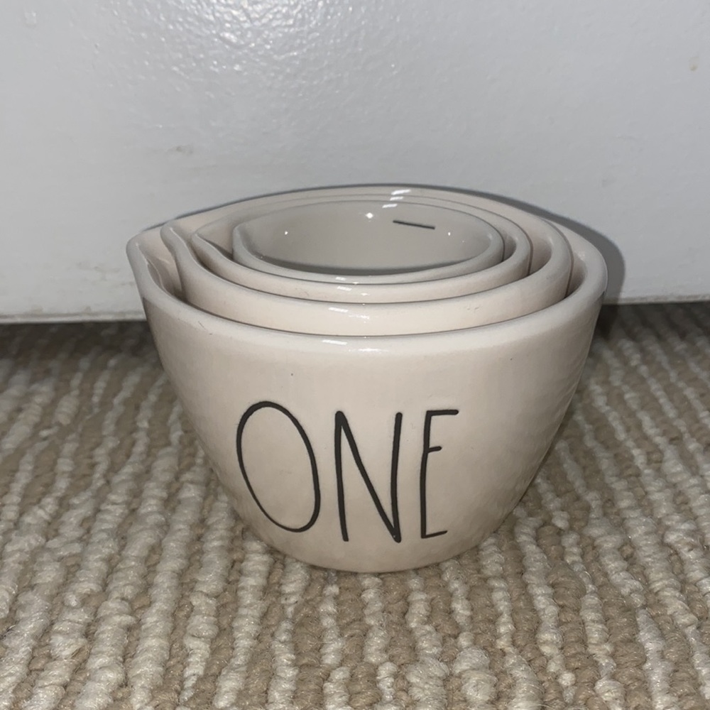 Rae Dunn Measuring Cup Set